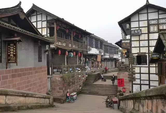 中欧班列(武汉)带着“年货”驶往法国